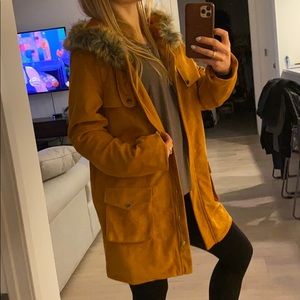 NWOT! Faux Fur Hooded Suede Coat 🧡🤍